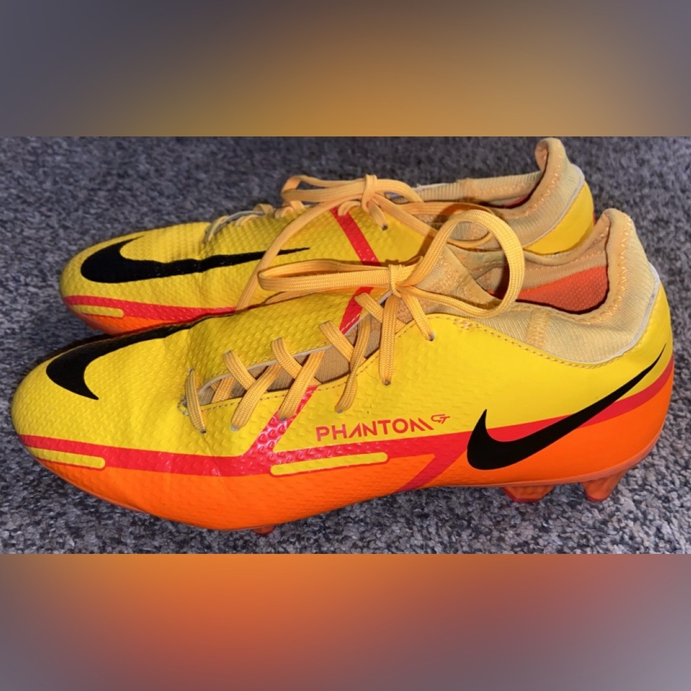 Men’s Nike Phantom GT2 Soccer Cleats, Orange, Size 8